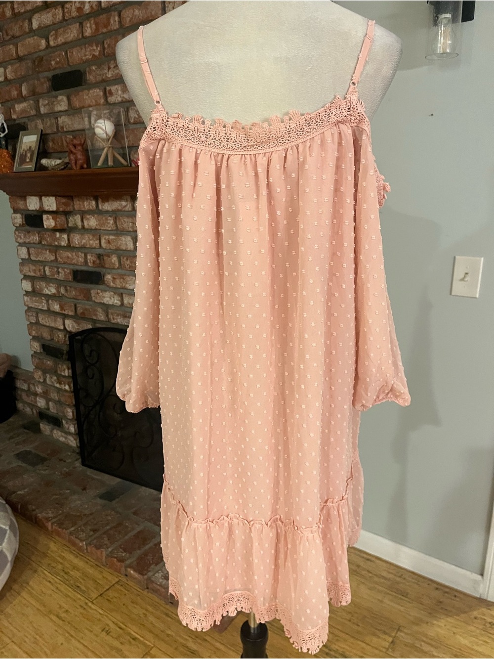 BB Dakota PTP 20 Blush Pink Swiss Dot Off-Shoulder Tunic - Picture 3 of 3